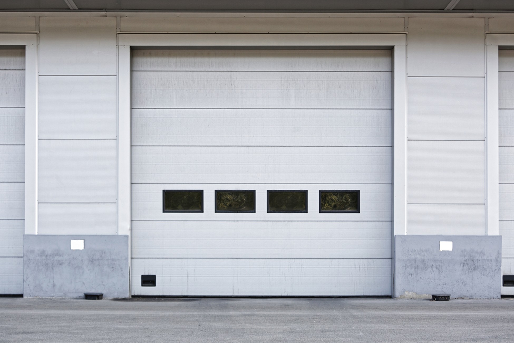 Choosing the Right Commercial Garage Door for Your Facility